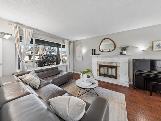 House for sale in Surrey, Surrey, 15440 95a Avenue, 263175870 | Realtylink.org