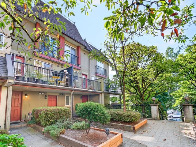 Townhouse for sale in Coquitlam, Coquitlam, 10 1561 Booth Avenue, 263176041 | Realtylink.org
