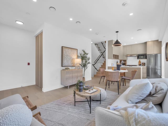 1/2 Duplex for sale in Burnaby, Burnaby North, 2 3800 Pender Street, 263176060 | Realtylink.org