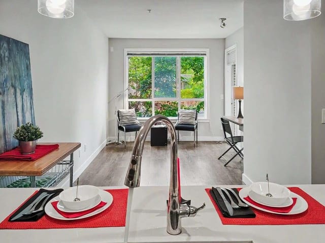 Apartment for sale in Surrey, North Surrey, 205 15388 105 Avenue, 263176069 | Realtylink.org
