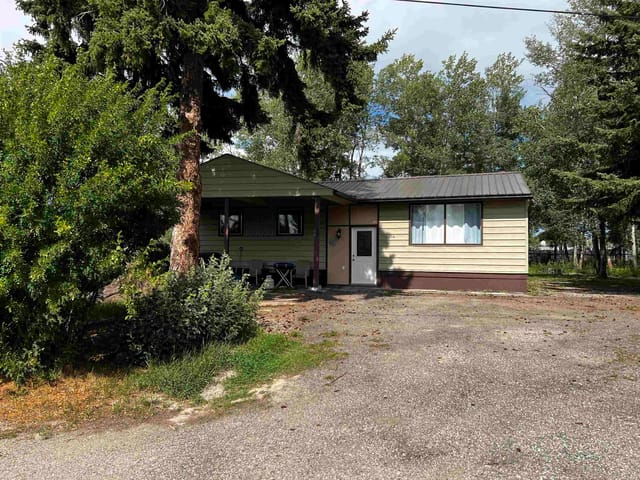 House for sale in Fraser Lake, Vanderhoof And Area, 74 Ootsa Place, 263176267 | Realtylink.org