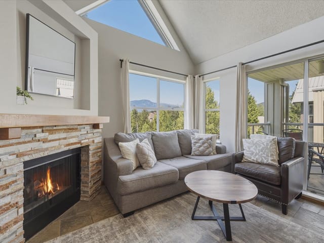 Apartment for sale in Whistler, Whistler, 302 4749 Spearhead Drive, 263176318 | Realtylink.org