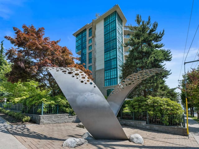 Apartment for sale in White Rock, South Surrey White Rock, 504 14824 North Bluff Road, 263176377 | Realtylink.org