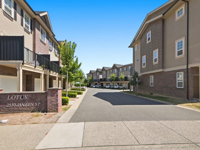 Townhouse for sale in Abbotsford, Abbotsford, 19 2530 Janzen Street, 263176417 | Realtylink.org