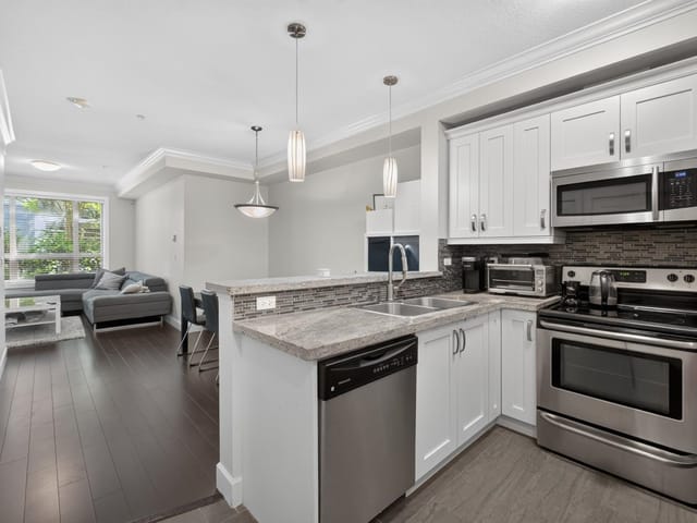 Apartment for sale in Surrey, North Surrey, 218 13897 Fraser Highway, 263176440 | Realtylink.org