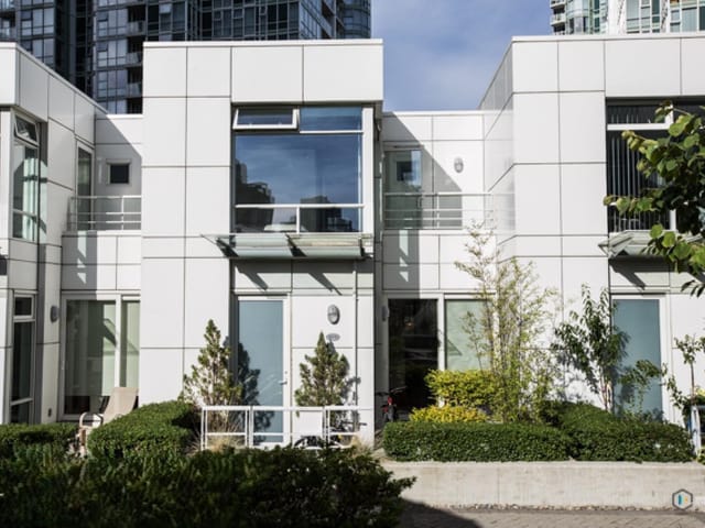 Townhouse for rent in Vancouver, Vancouver West, THN 1111 Marinaside Crescent, 263176449 | Realtylink.org