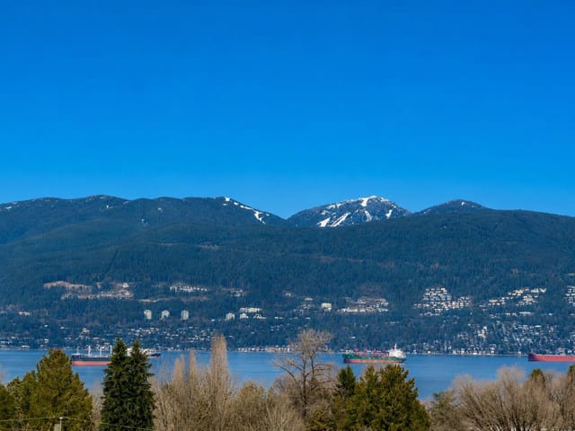 House for sale in Vancouver, Vancouver West, 3955 W Broadway, 263176501 | Realtylink.org