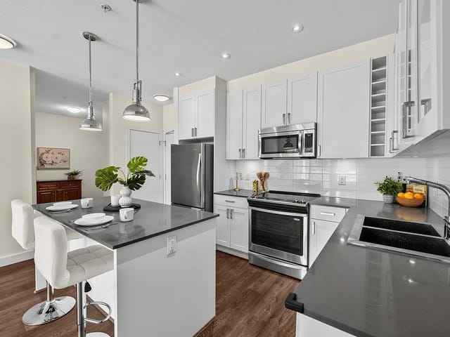 Apartment for sale in Surrey, Cloverdale, 202 16398 64 Avenue, 263176523 | Realtylink.org