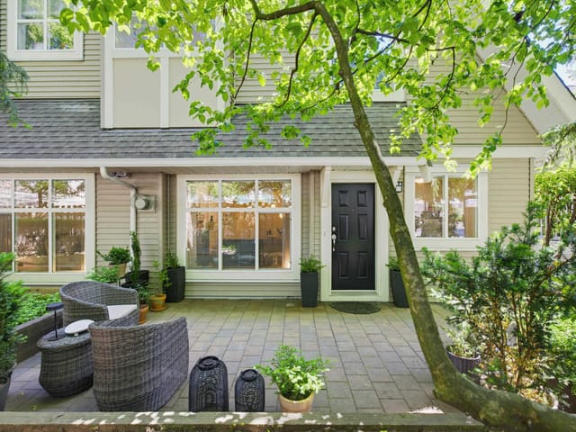 Apartment for sale in North Vancouver, North Vancouver, 2 1071 Lynn Valley Road, 263176616 | Realtylink.org