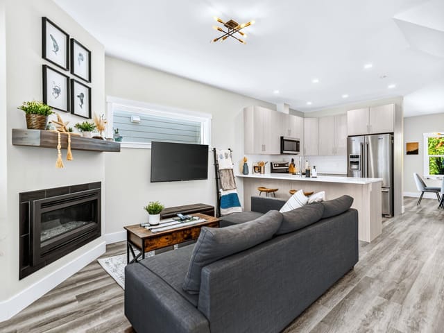 Townhouse for sale in Gibsons, Sunshine Coast, 17 950 Woodsworth Road, 263176652 | Realtylink.org