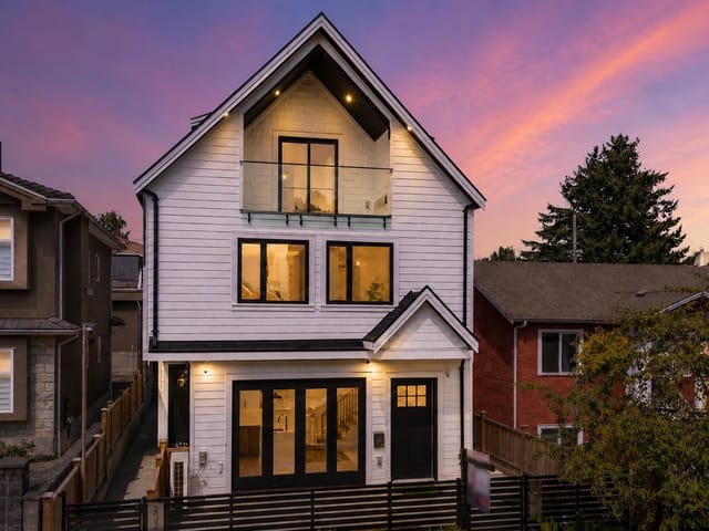 1/2 Duplex for sale in Vancouver, Vancouver East, 1 3271 E Georgia Street, 263176723 | Realtylink.org