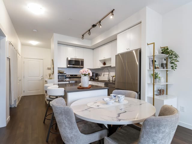 Apartment for sale in Surrey, Surrey, 504 15738 85 Avenue, 263176755 | Realtylink.org