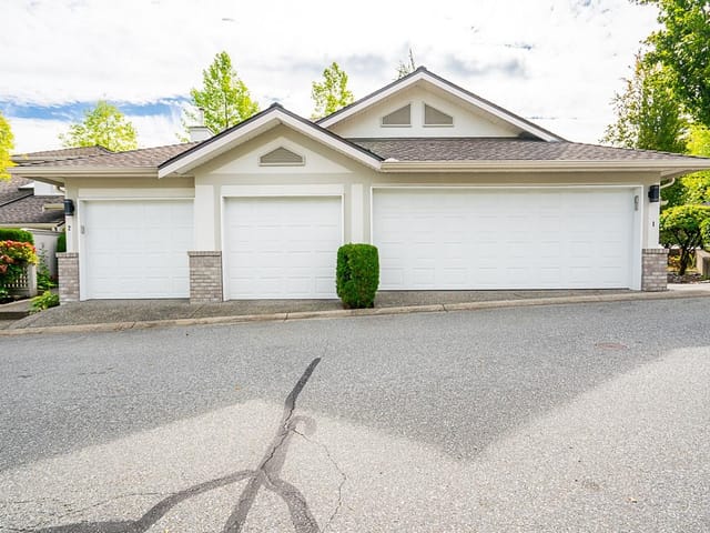 Townhouse for sale in Surrey, South Surrey White Rock, 2 15099 28 Avenue, 263176874 | Realtylink.org