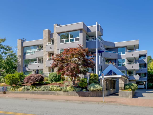 Apartment for sale in White Rock, South Surrey White Rock, 105 15717 Marine Drive, 263176889 | Realtylink.org