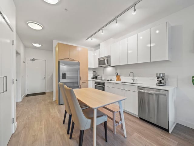 Apartment for sale in North Vancouver, North Vancouver, 214 1621 Hamilton Avenue, 263176913 | Realtylink.org