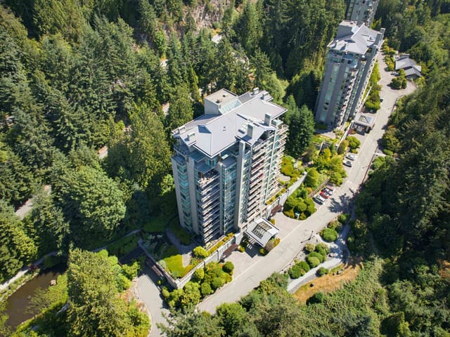 Apartment for sale in West Vancouver, West Vancouver, 402 3355 Cypress Place, 263177085 | Realtylink.org