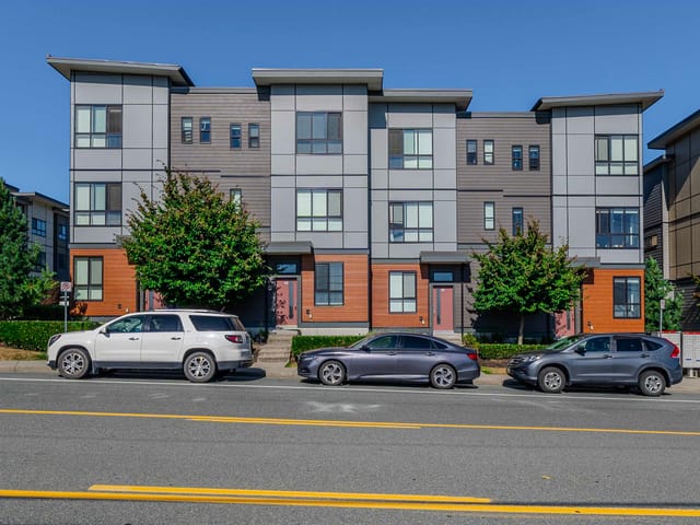 Townhouse for sale in Abbotsford, Abbotsford, 2 1938 North Parallel Road, 263177200 | Realtylink.org