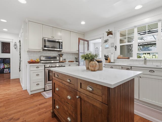 House for sale in Surrey, South Surrey White Rock, 1425 129 Street, 263177294 | Realtylink.org