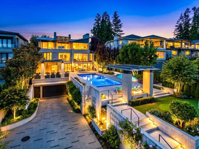 House for sale in Surrey, South Surrey White Rock, 13386 Marine Drive, 263177328 | Realtylink.org