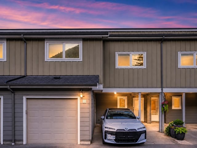 Townhouse for sale in Squamish, Squamish, 12 39752 Government Road, 263177335 | Realtylink.org