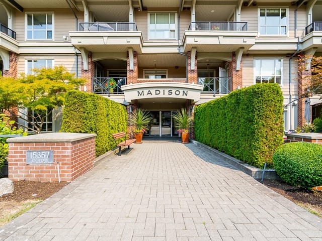 Apartment for sale in Surrey, South Surrey White Rock, 201 15357 17a Avenue, 263177349 | Realtylink.org