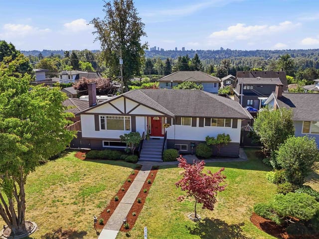 House for sale in Burnaby, Burnaby North, 6876 Hycrest Drive, 263177472 | Realtylink.org