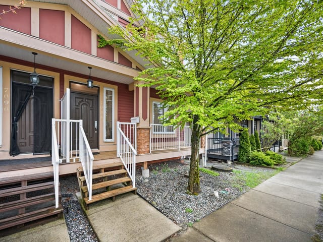 1/2 Duplex for sale in Surrey, Surrey, 7088 144 Street, 263177759 | Realtylink.org