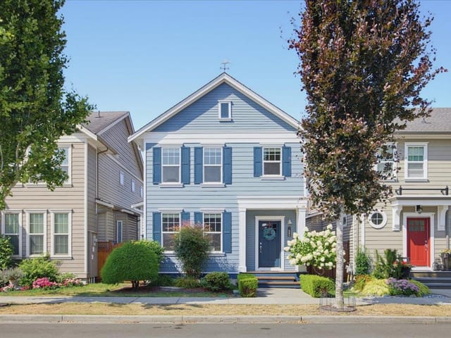 House for sale in Surrey, South Surrey White Rock, 321 172a Street, 263177835 | Realtylink.org