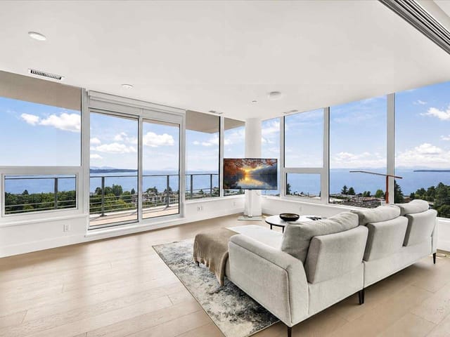 Apartment for sale in White Rock, South Surrey White Rock, 905 1342 Johnston Road, 263177901 | Realtylink.org