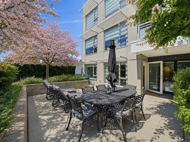 Apartment for sale in North Vancouver, North Vancouver, 207 1061 Marine Drive, 263178087 | Realtylink.org