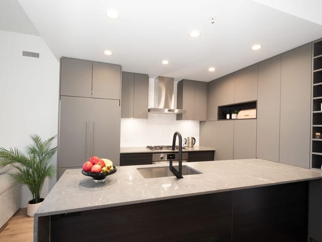 Apartment for sale in Port Moody, Port Moody, 312 55 Klahanie Drive, 263178124 | Realtylink.org