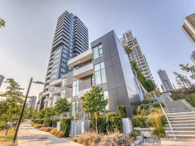 Apartment for sale in Burnaby, Burnaby North, 106 4433 Alaska Street, 263178150 | Realtylink.org