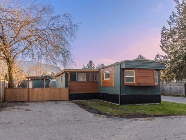 Manufactured Home for sale in Squamish, Squamish, 24 40157 Government Road, 263178339 | Realtylink.org