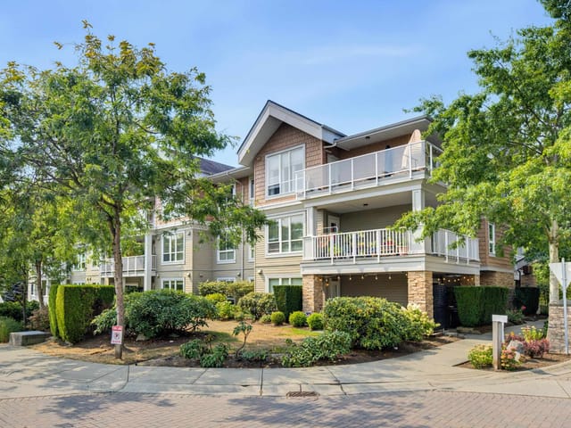 Apartment for sale in Surrey, Cloverdale, 210 6420 194 Street, 263178389 | Realtylink.org