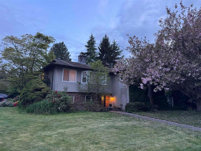 House for sale in Surrey, South Surrey White Rock, 12690 26 Avenue, 263178421 | Realtylink.org
