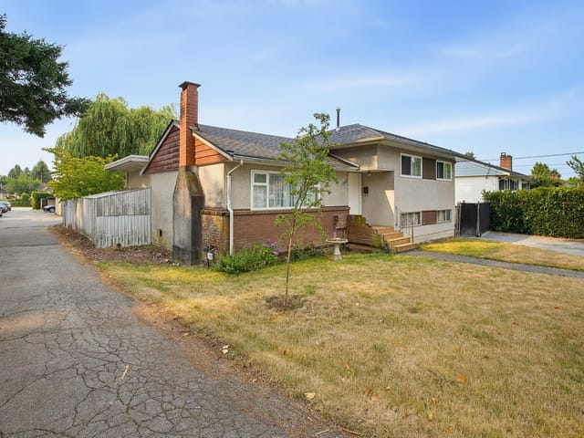 House for sale in Surrey, North Surrey, 13022 101 Avenue, 263178476 | Realtylink.org