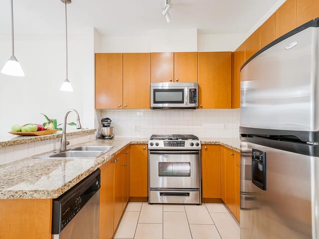 Apartment for sale in New Westminster, New Westminster, 407 14 E Royal Avenue, 263178630 | Realtylink.org