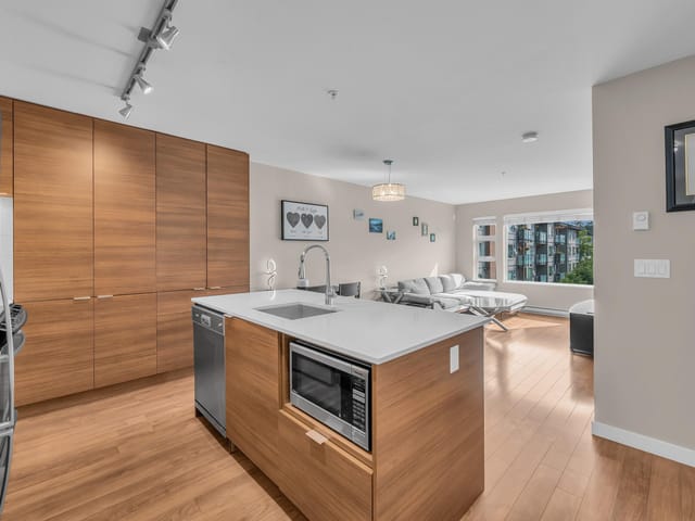 Apartment for sale in North Vancouver, North Vancouver, 401 1677 Lloyd Avenue, 263178668 | Realtylink.org
