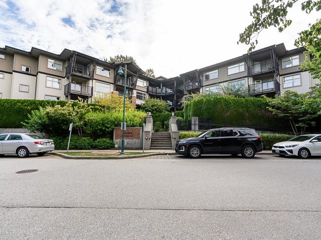 Apartment for sale in Port Moody, Port Moody, 213 400 Klahanie Drive, 263178674 | Realtylink.org