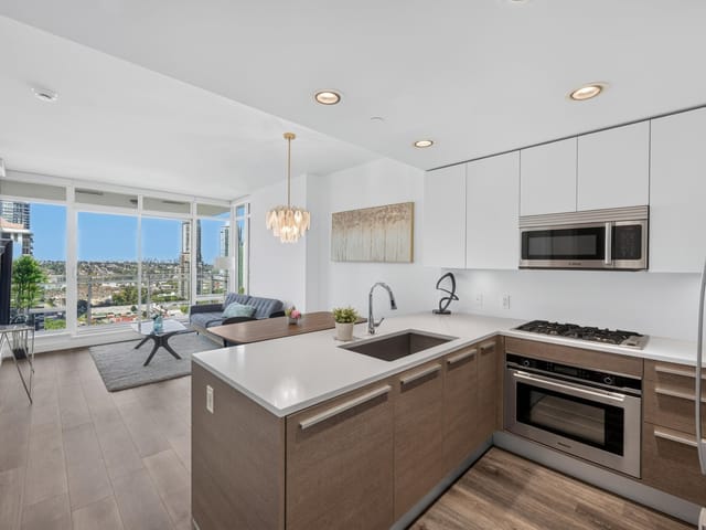 Apartment for sale in Burnaby, Burnaby North, 2101 2008 Rosser Avenue, 263178837 | Realtylink.org