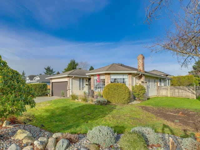 House for sale in Surrey, South Surrey White Rock, 16347 12 Avenue, 263178841 | Realtylink.org