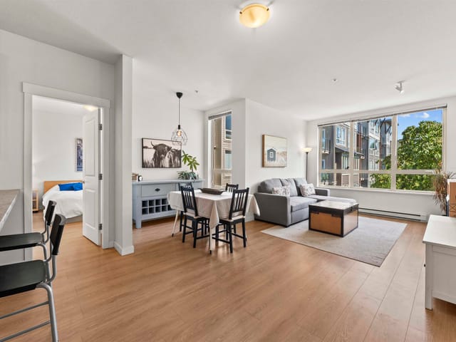 Apartment for sale in Surrey, South Surrey White Rock, 232 15918 26 Avenue, 263178852 | Realtylink.org