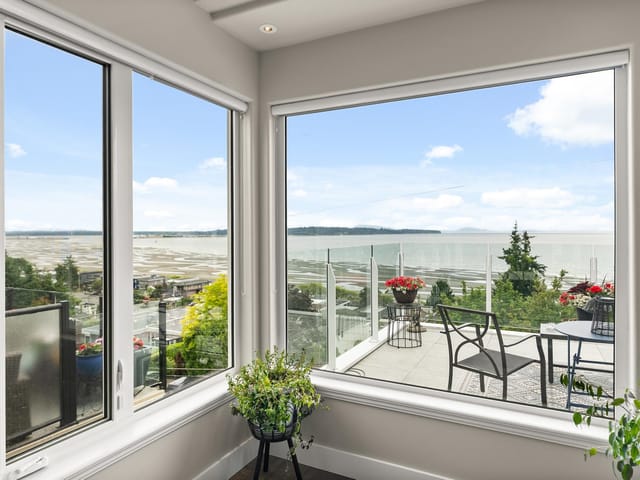 House for sale in White Rock, South Surrey White Rock, 15507 Columbia Avenue, 263178907 | Realtylink.org