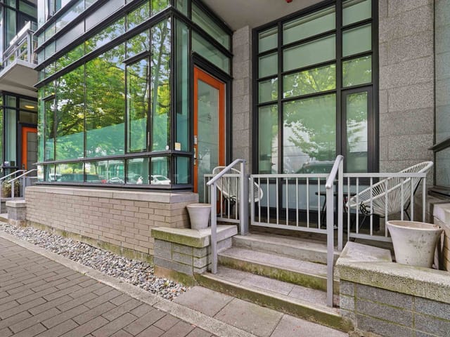 Apartment for sale in Vancouver, Vancouver West, 38 Athletes Way, 263178908 | Realtylink.org