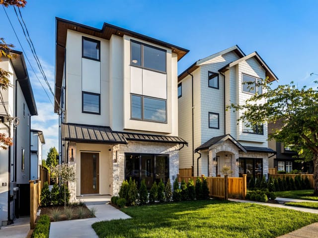 1/2 Duplex for sale in Burnaby, Burnaby North, 1 6682 Napier Street, 263178934 | Realtylink.org