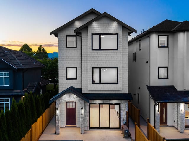 1/2 Duplex for sale in Burnaby, Burnaby North, 4 6682 Napier Street, 263178939 | Realtylink.org