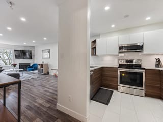 Apartment for sale in Burnaby, Burnaby South, 205 7465 Sandborne Avenue, 263178943 | Realtylink.org