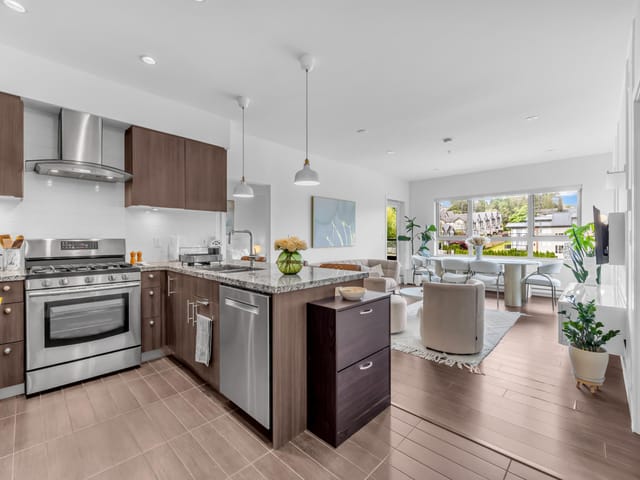 Apartment for sale in Burnaby, Burnaby North, 401 5688 Hastings Street, 263178994 | Realtylink.org