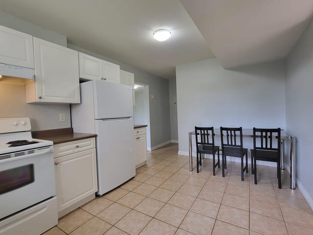 House for rent in Coquitlam, Coquitlam, Garden Suite 2868 McLaren Court, 263179030 | Realtylink.org