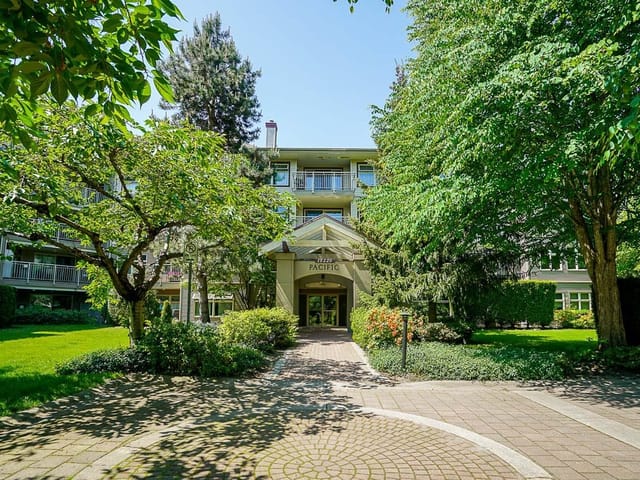 Apartment for sale in Surrey, North Surrey, 401 15220 Guildford Drive, 263179099 | Realtylink.org